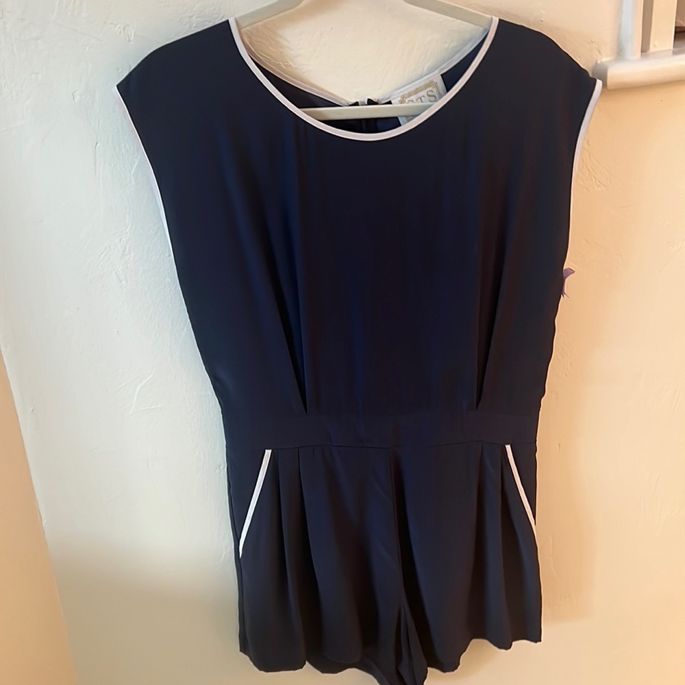 Sail to Sable Navy Romper with White Trim Size Small